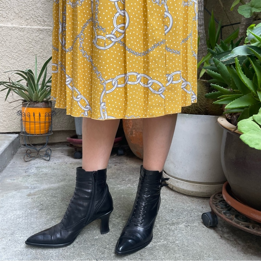 Black vintage Via Spiga all leather booties